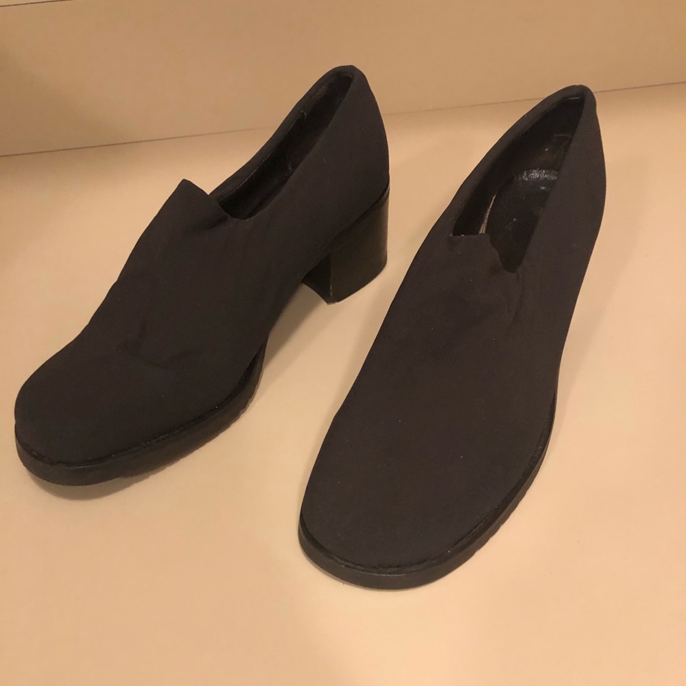 Shoes - Picture 2 of 6